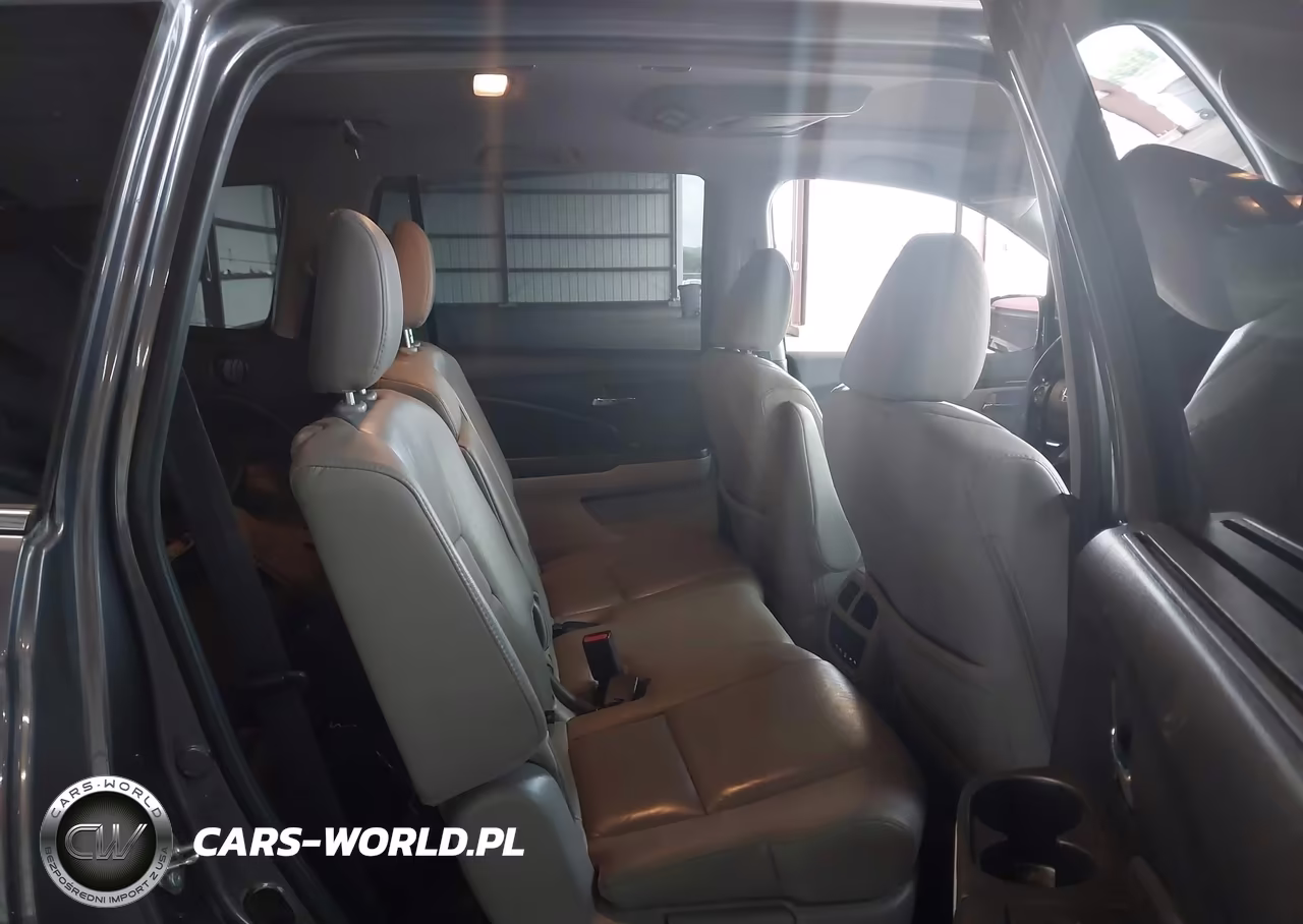 2018 Honda Pilot Touring VIN:5FNYF5H94JB010292 - 8