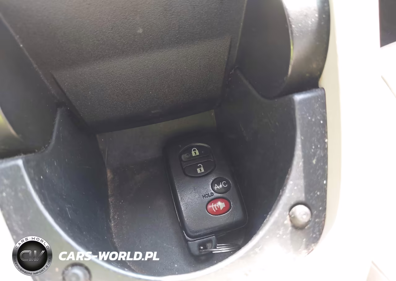 2012 Toyota Prius Four VIN:JTDKN3DU7C5388084 - 11