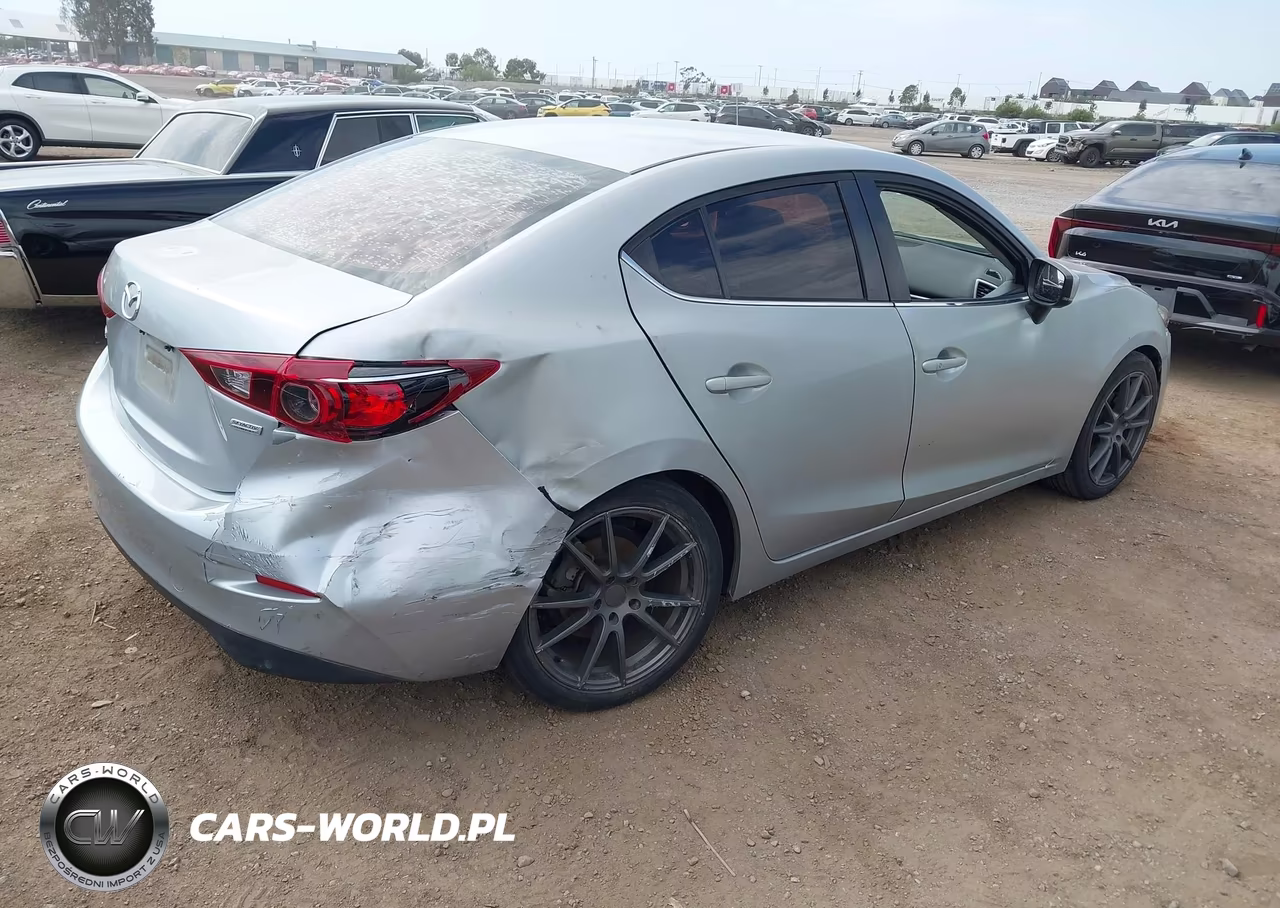 2017 Mazda Mazda3 Touring VIN:3MZBN1V70HM115743 - 4
