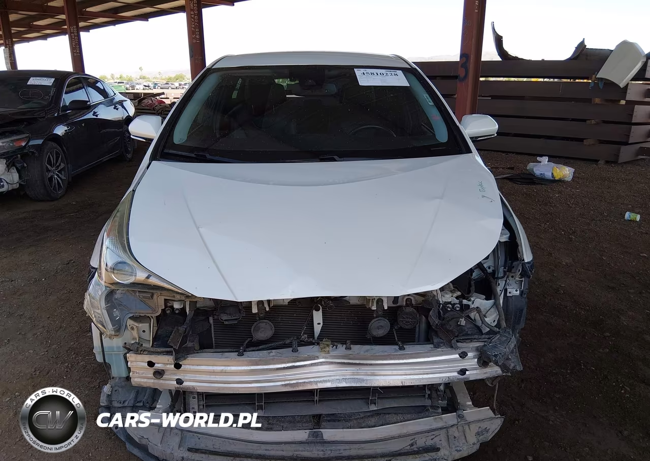 2018 Toyota Prius Four Touring VIN:JTDKARFU1J3061913 - 13