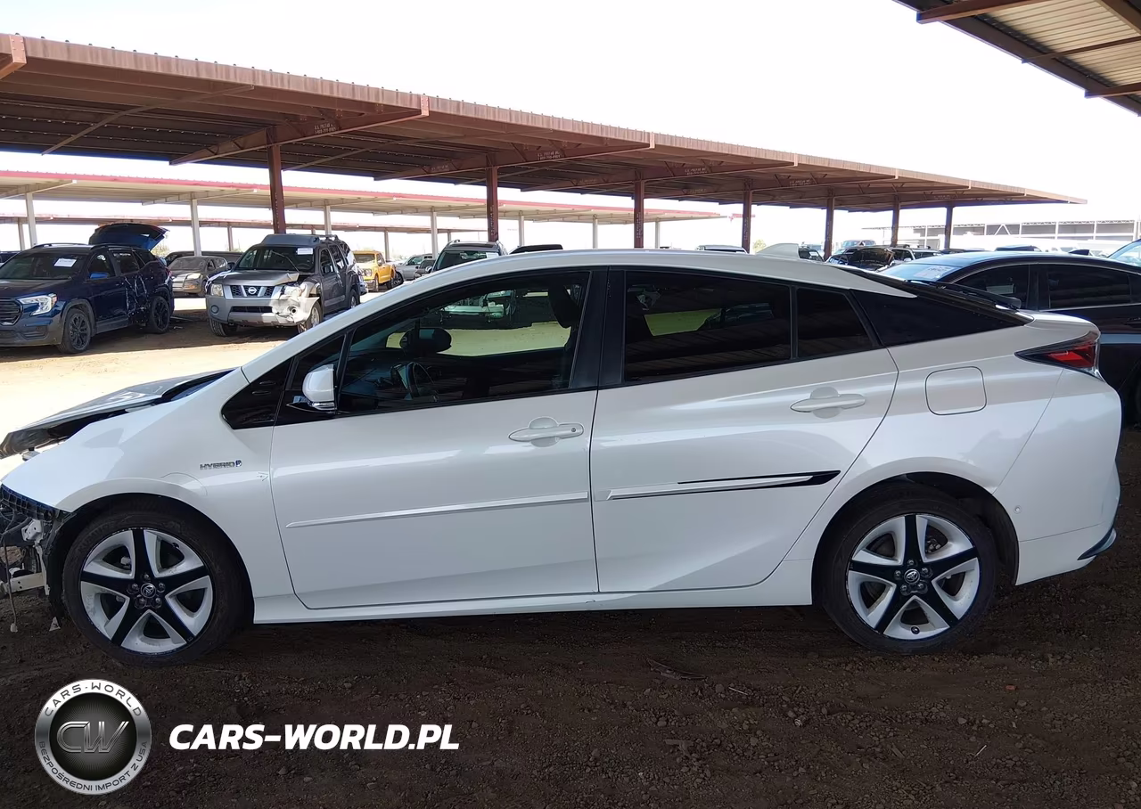 2018 Toyota Prius Four Touring VIN:JTDKARFU1J3061913 - 15