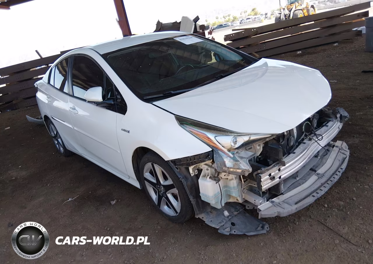 2018 Toyota Prius Four Touring VIN:JTDKARFU1J3061913 - 19