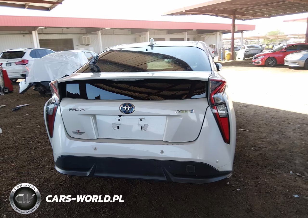 2018 Toyota Prius Four Touring VIN:JTDKARFU1J3061913 - 21