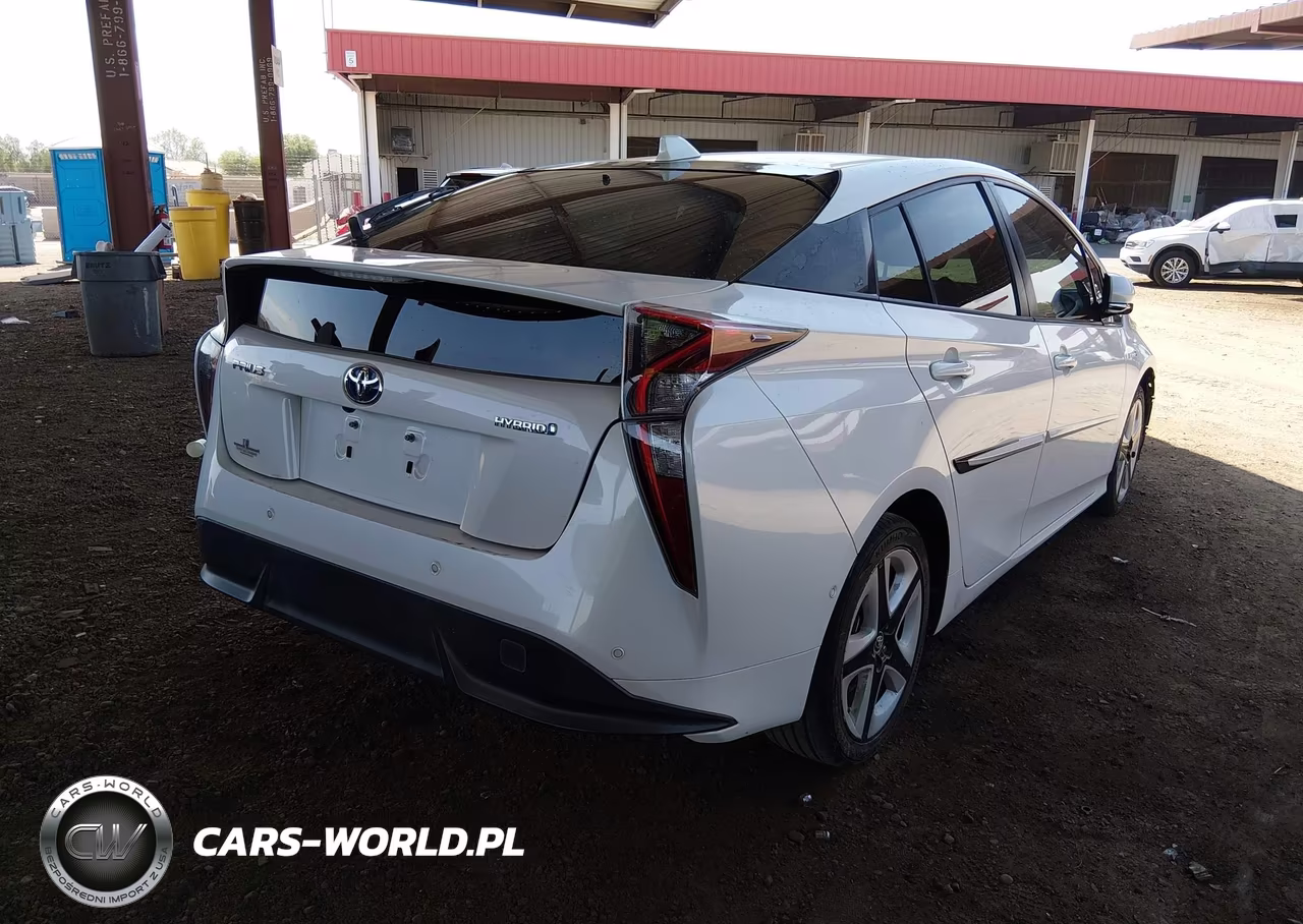 2018 Toyota Prius Four Touring VIN:JTDKARFU1J3061913 - 4
