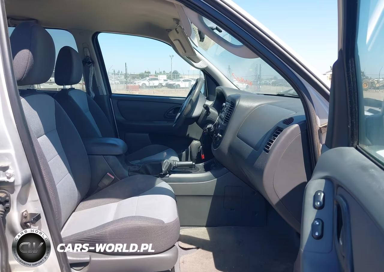 2005 Ford Escape Xls VIN:1FMYU02ZX5KA84225 - 5