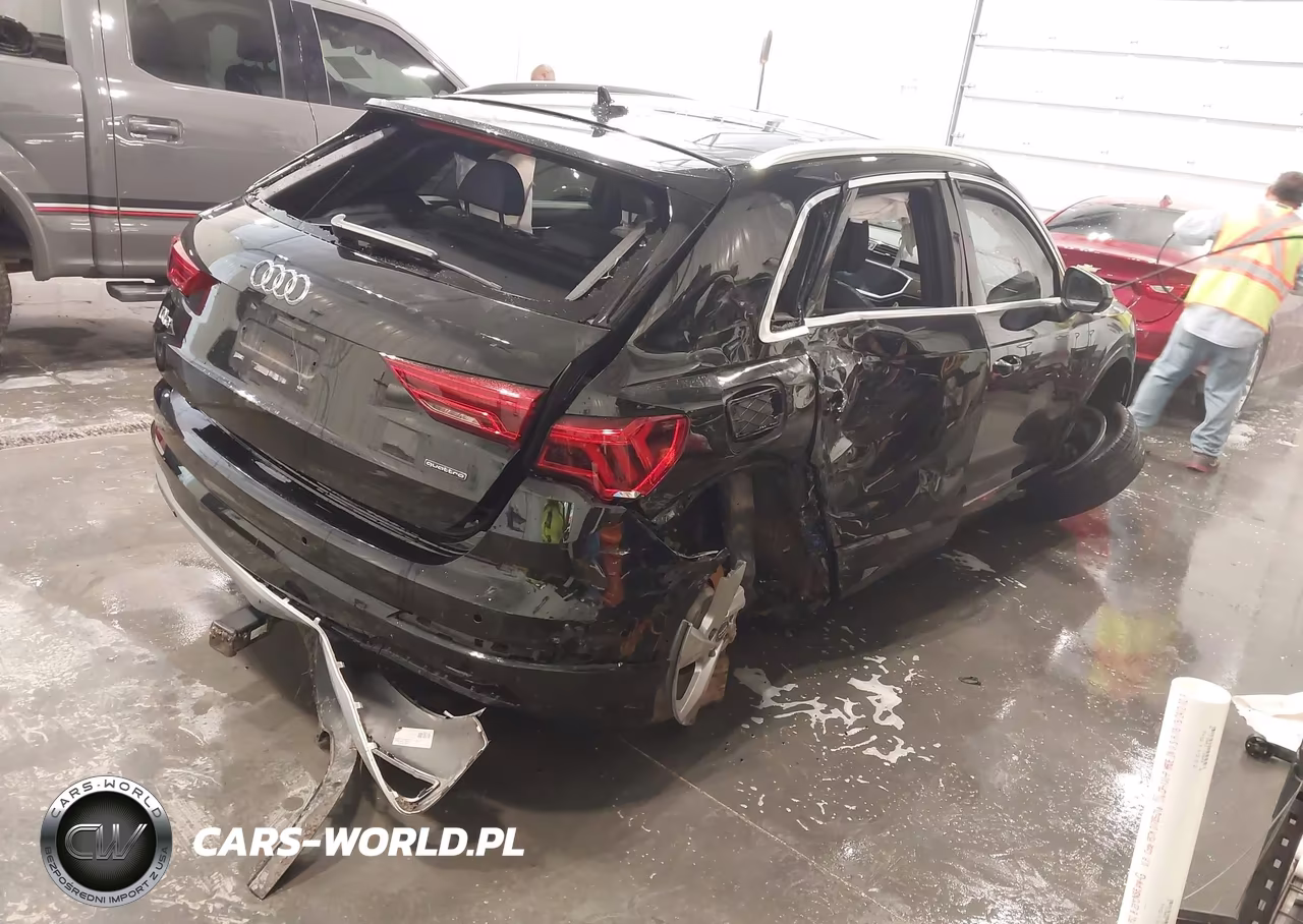 2019 Audi Q3 2.0T Premium VIN:WA1BECF30K1080422 - 4