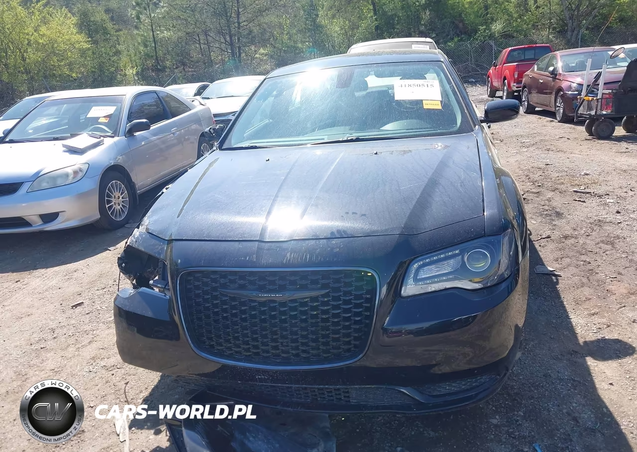 2022 Chrysler 300 Touring VIN:2C3CCAAG1NH236749 - 12