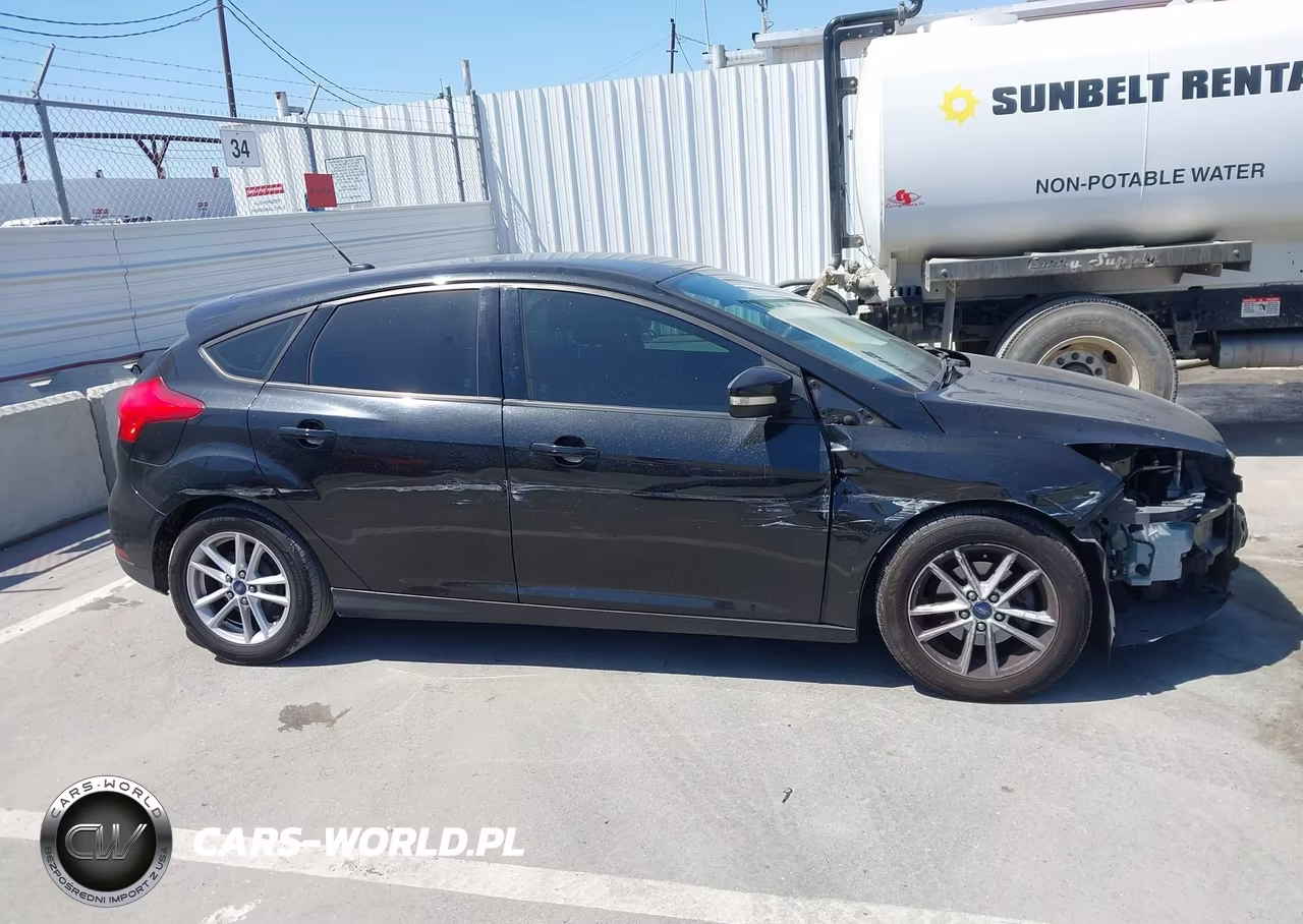 2015 Ford Focus Se VIN:1FADP3K20FL326987 - 14