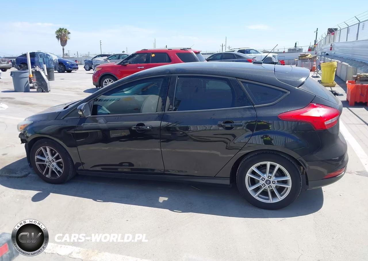 2015 Ford Focus Se VIN:1FADP3K20FL326987 - 15