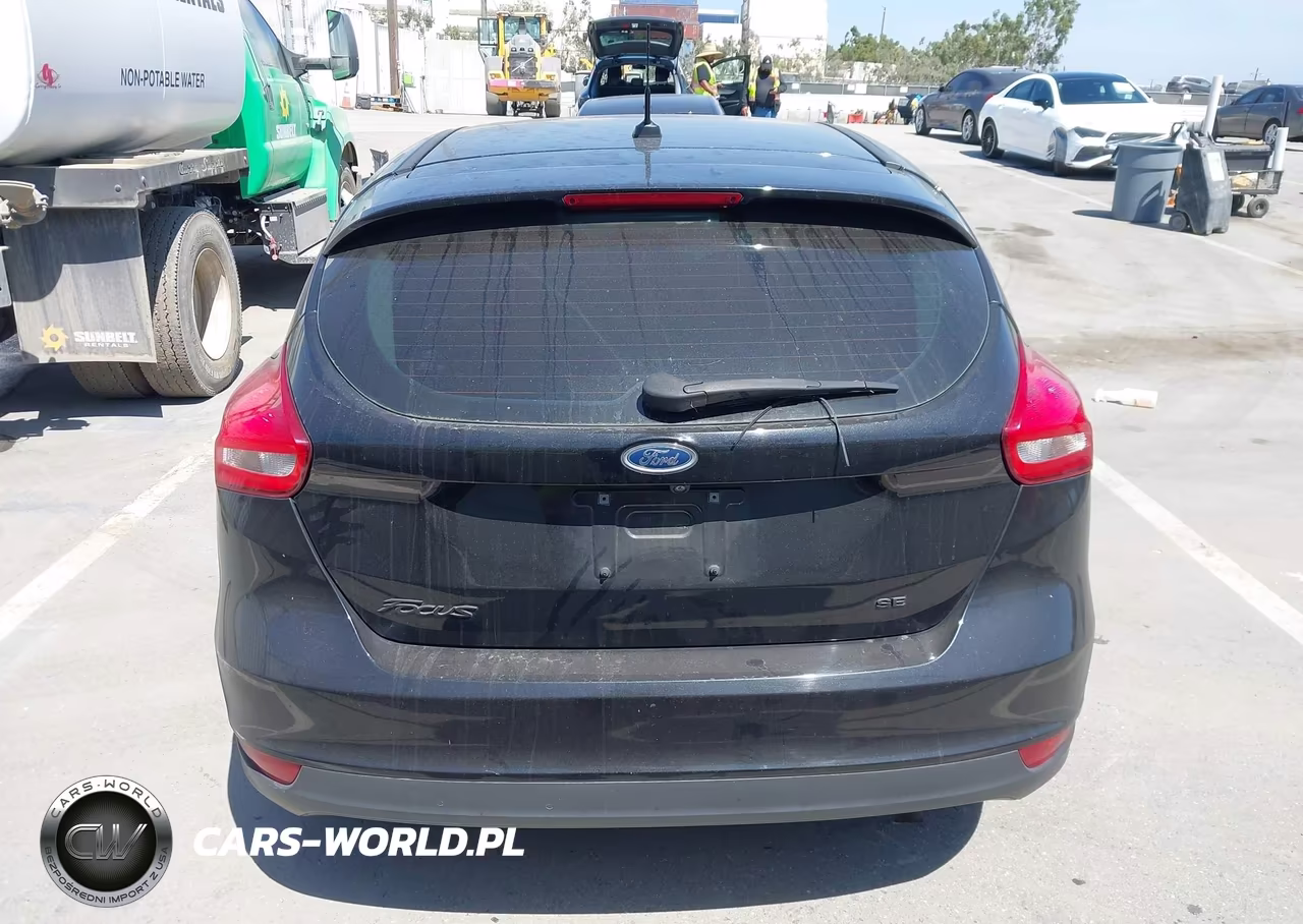 2015 Ford Focus Se VIN:1FADP3K20FL326987 - 17