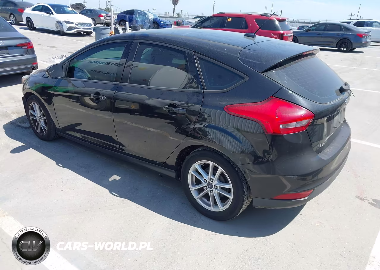 2015 Ford Focus Se VIN:1FADP3K20FL326987 - 3