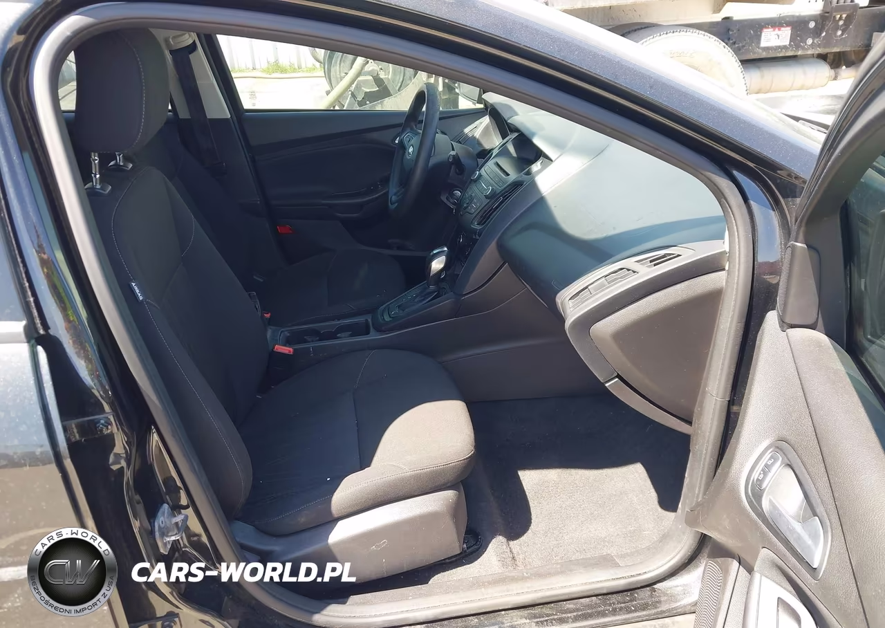 2015 Ford Focus Se VIN:1FADP3K20FL326987 - 5