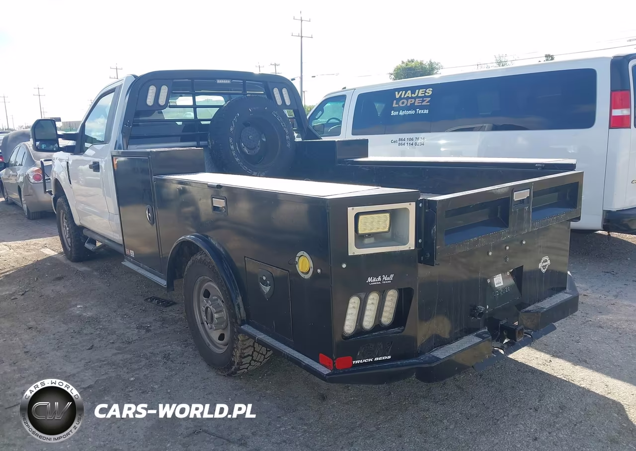 2018 Ford F-350 Chassis Xl VIN:1FDRF3F64JEC27808 - 3