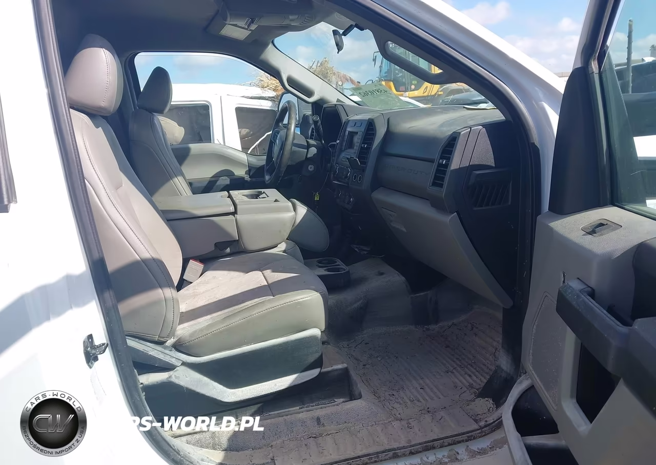 2018 Ford F-350 Chassis Xl VIN:1FDRF3F64JEC27808 - 5