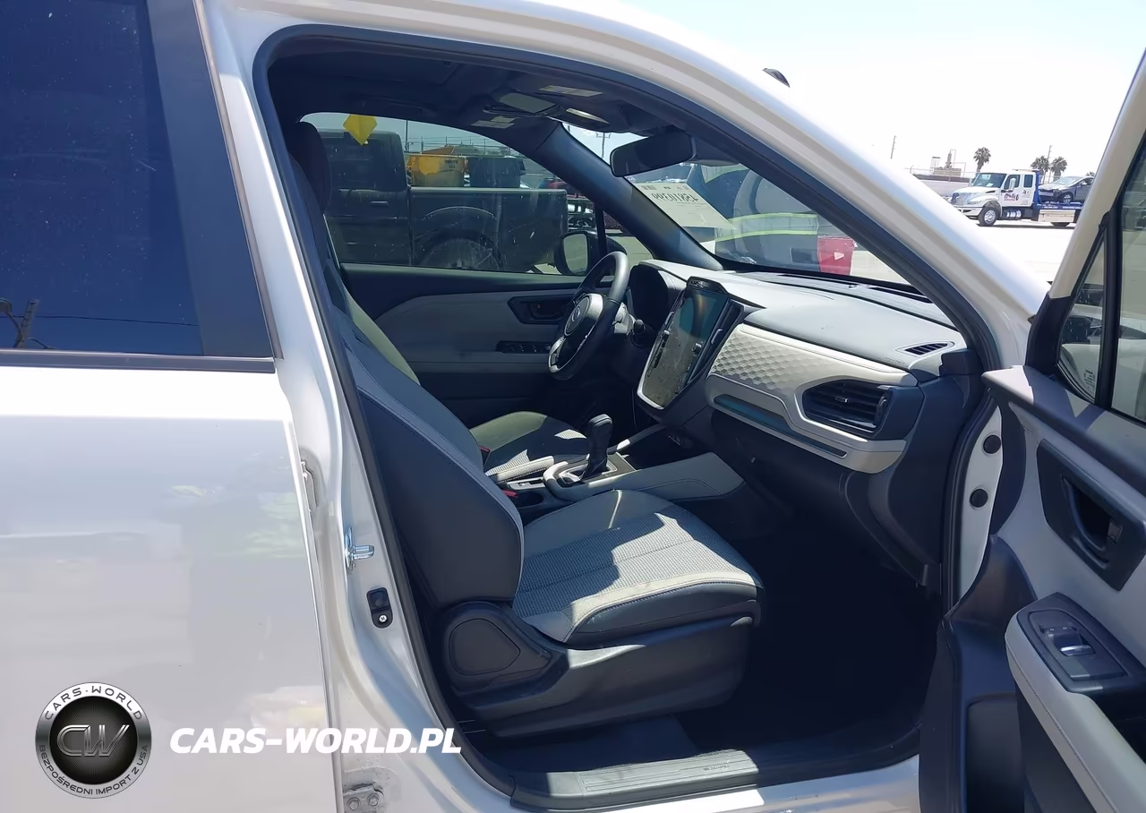 2025 Subaru Forester Premium VIN:JF2SLDDC4SH558208 - 5