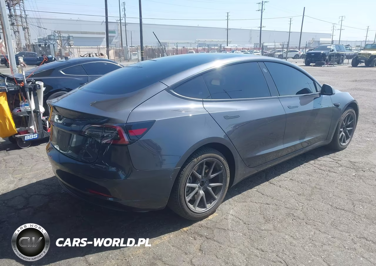 2018 Tesla Model 3 Long Range-Mid Range VIN:5YJ3E1EA9JF045401 - 4