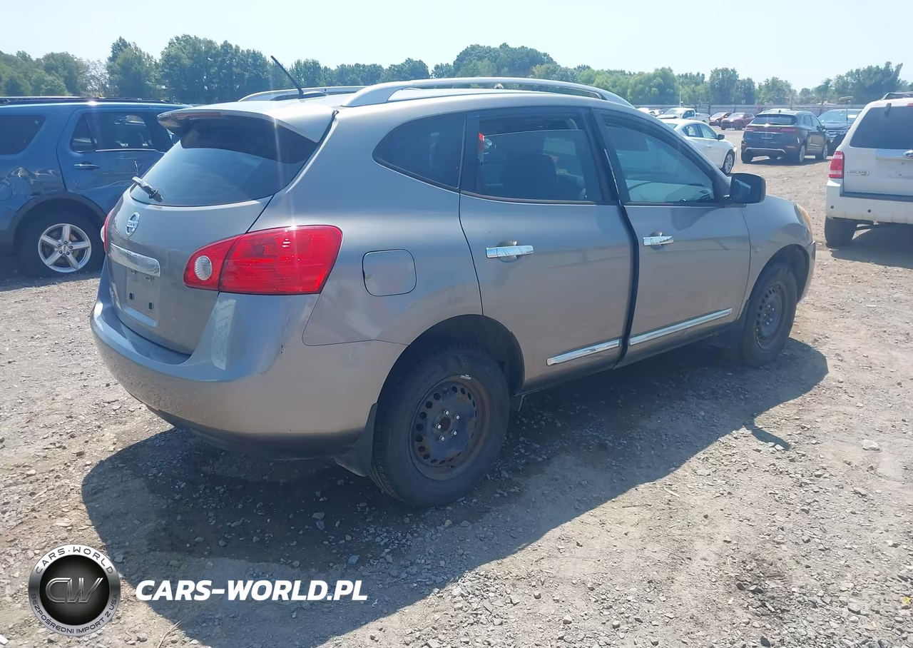 2015 Nissan Rogue Select S VIN:JN8AS5MT4FW666000 - 4