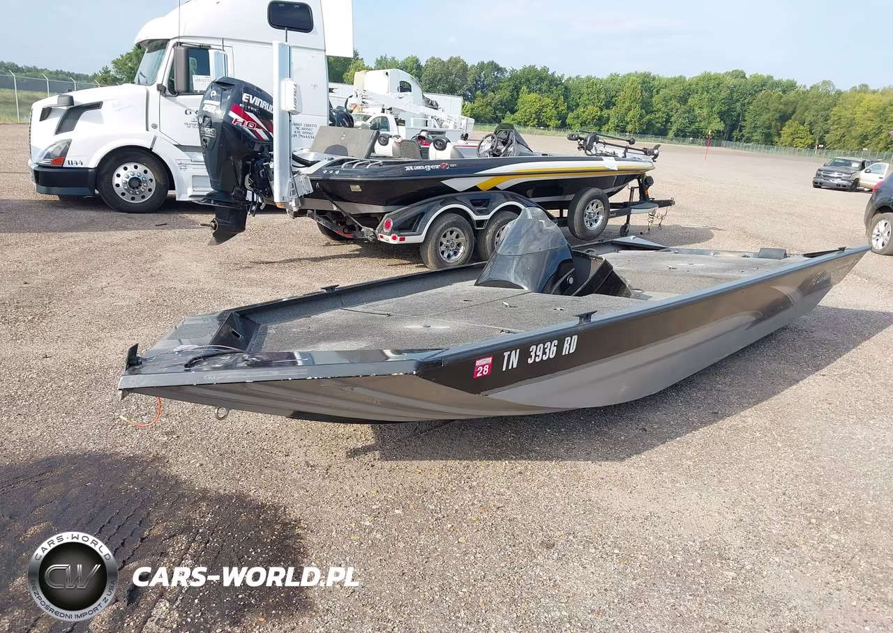 2014 Alumacraft Boat