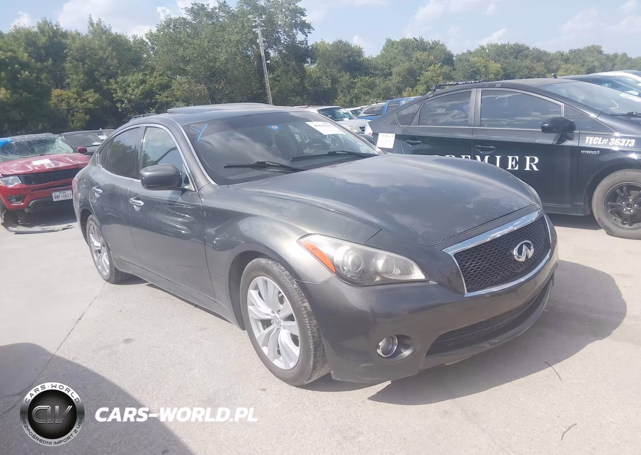 2012 Infiniti M37