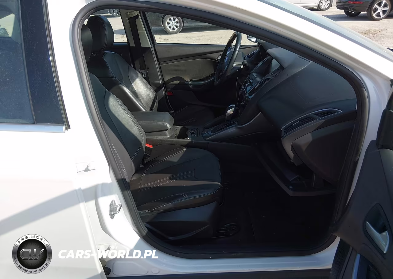 2014 Ford Focus Titanium VIN:1FADP3J22EL257994 - 5