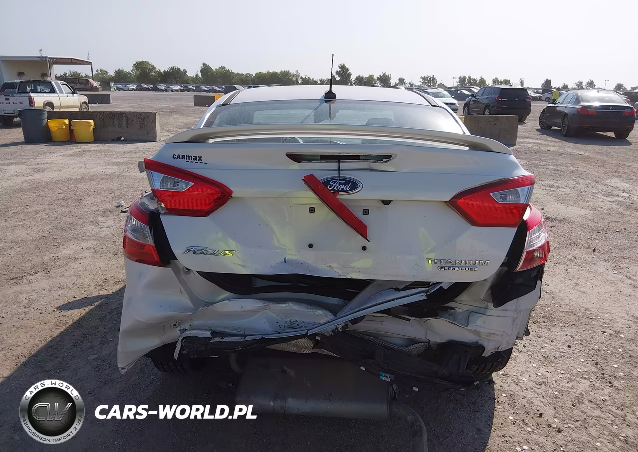 2014 Ford Focus Titanium VIN:1FADP3J22EL257994 - 6