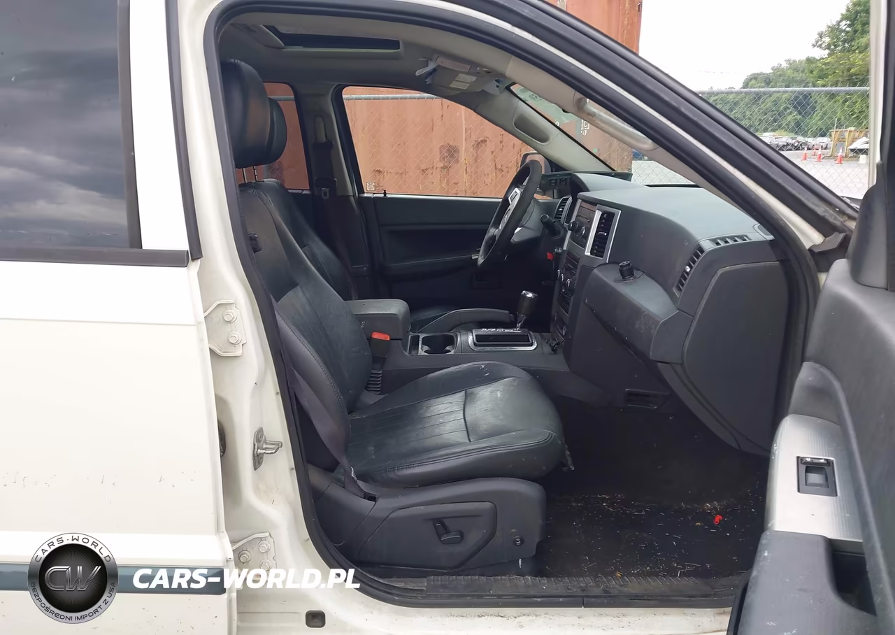 2008 Jeep Grand Cherokee Laredo VIN:1J8GR48K18C183297 - 5