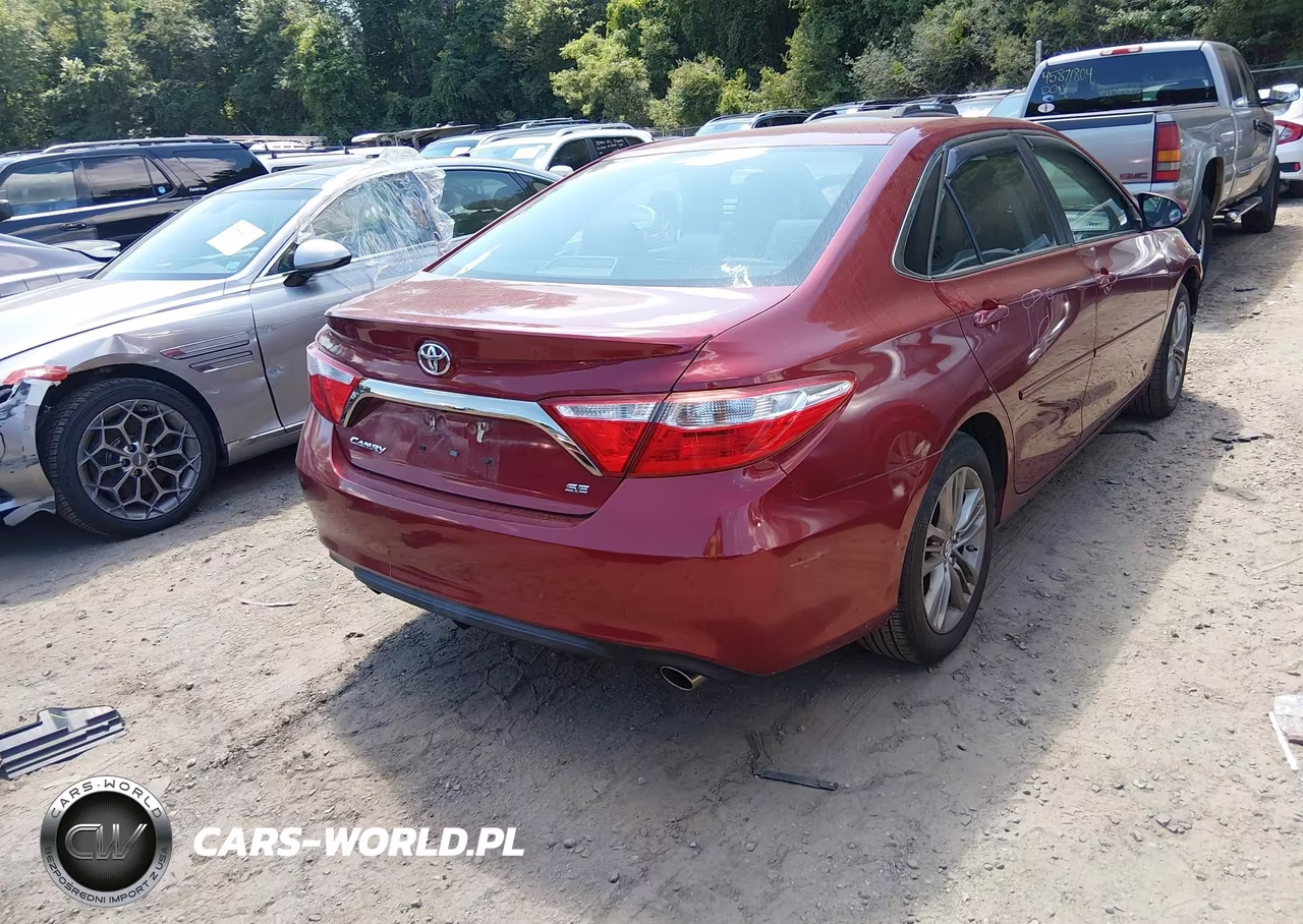 2015 Toyota Camry Se VIN:4T1BF1FK2FU987722 - 4