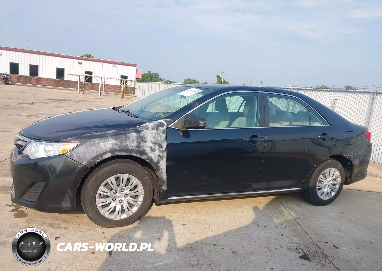 2014 Toyota Camry Hybrid Le VIN:4T1BD1FK7EU114326 - 14