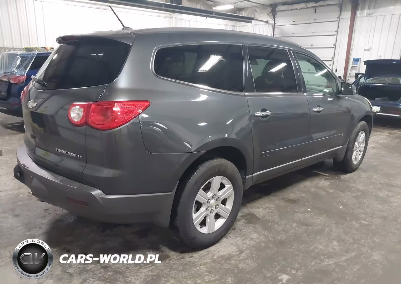 2010 Chevrolet Traverse Lt VIN:1GNLRGED3AS103126 - 4