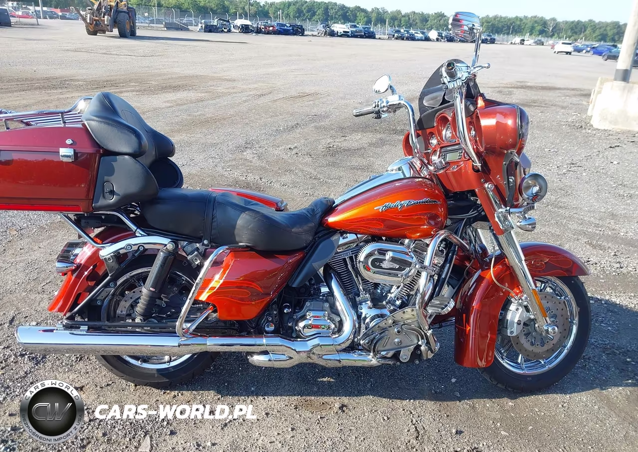 2010 Harley-Davidson Flhtcuse5 VIN:1HD1PR815AB952157 - 12