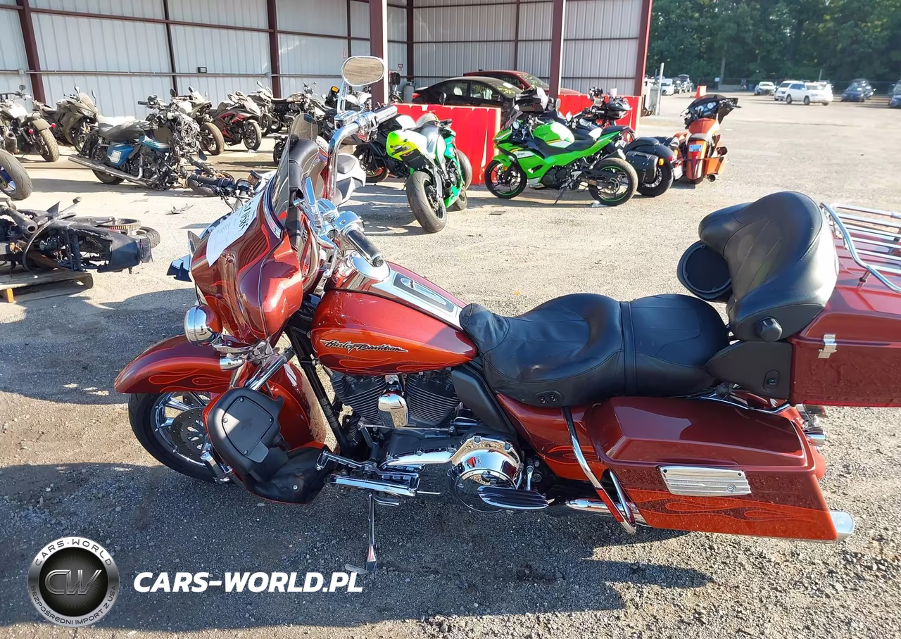 2010 Harley-Davidson Flhtcuse5 VIN:1HD1PR815AB952157 - 13