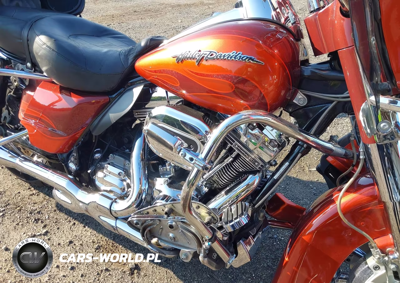2010 Harley-Davidson Flhtcuse5 VIN:1HD1PR815AB952157 - 14