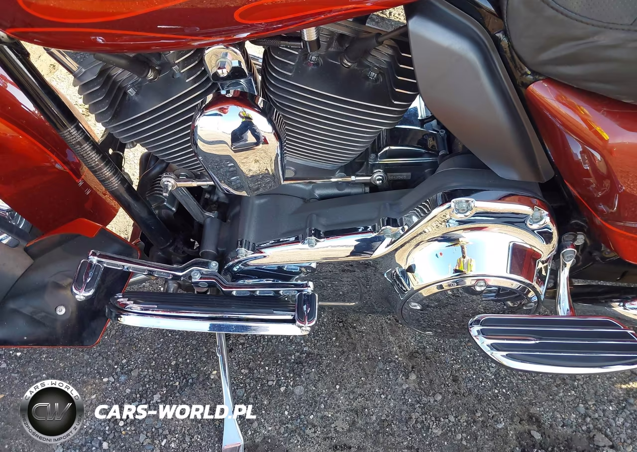 2010 Harley-Davidson Flhtcuse5 VIN:1HD1PR815AB952157 - 9
