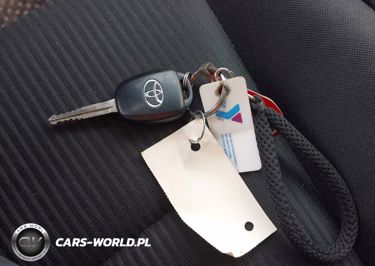 2018 Toyota Rav4 Le VIN:JTMBFREV1JD248736 - 11