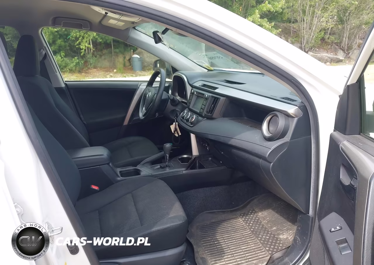 2018 Toyota Rav4 Le VIN:JTMBFREV1JD248736 - 5