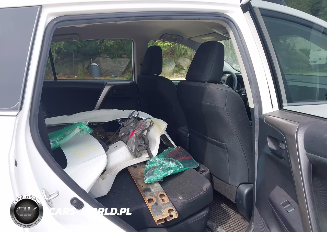 2018 Toyota Rav4 Le VIN:JTMBFREV1JD248736 - 8