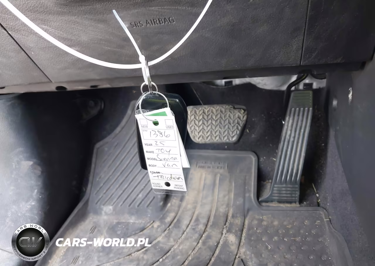 2025 Toyota Sienna Xle VIN:5TDJRKECXSS268823 - 11