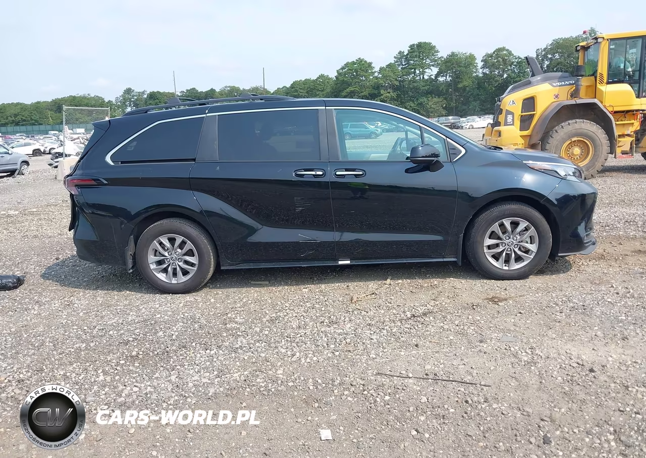2025 Toyota Sienna Xle VIN:5TDJRKECXSS268823 - 13