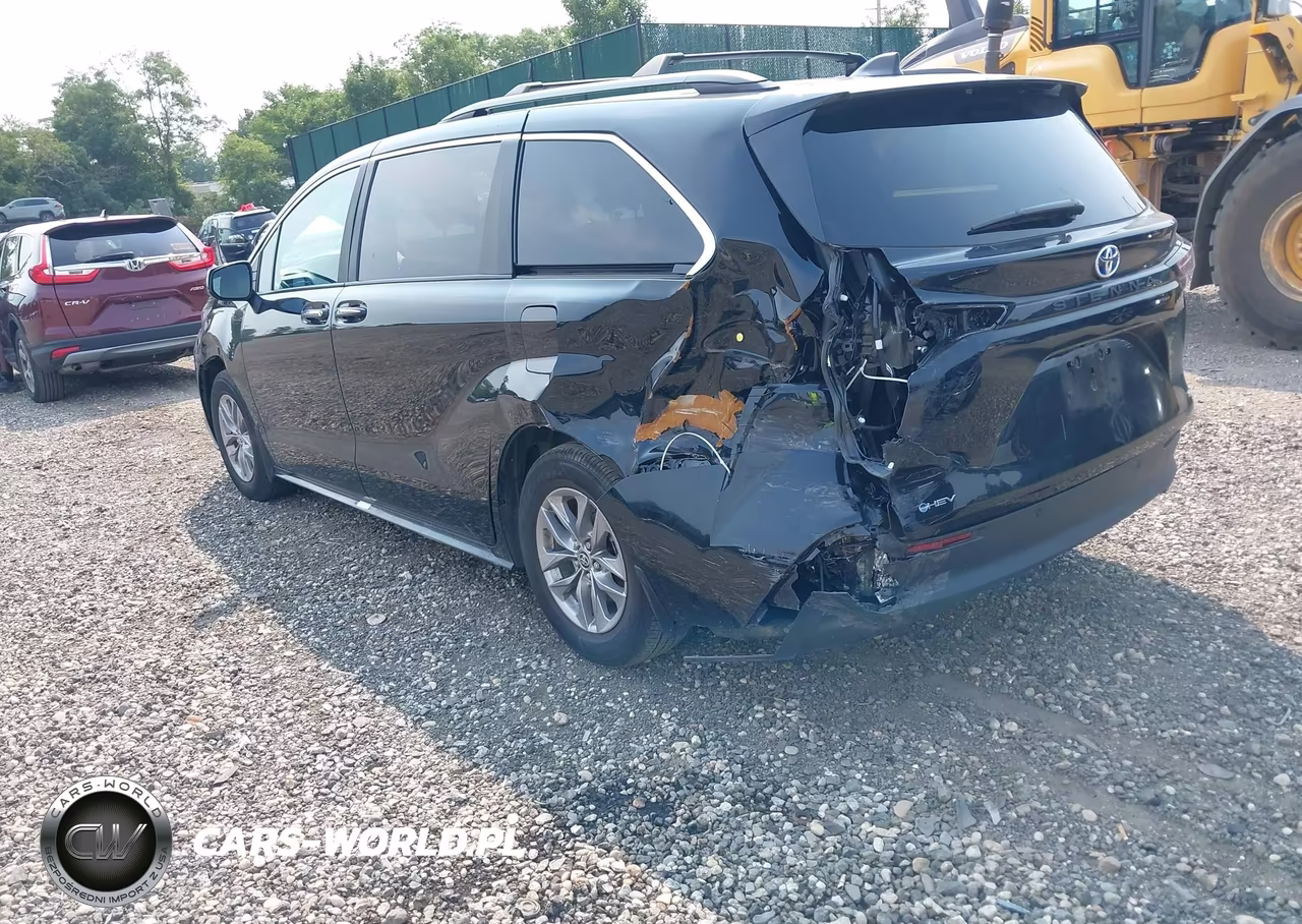 2025 Toyota Sienna Xle VIN:5TDJRKECXSS268823 - 3