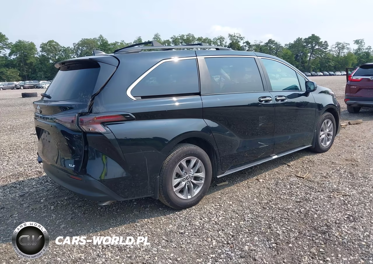 2025 Toyota Sienna Xle VIN:5TDJRKECXSS268823 - 4