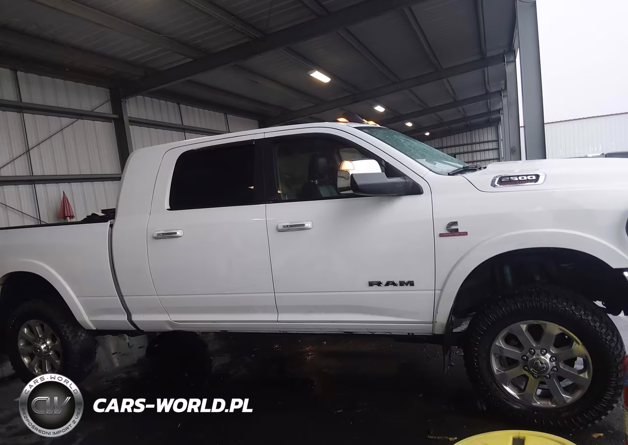 2019 Ram 2500 Laramie 4X4 6'4 Box VIN:3C6UR5NL1KG667009 - 13