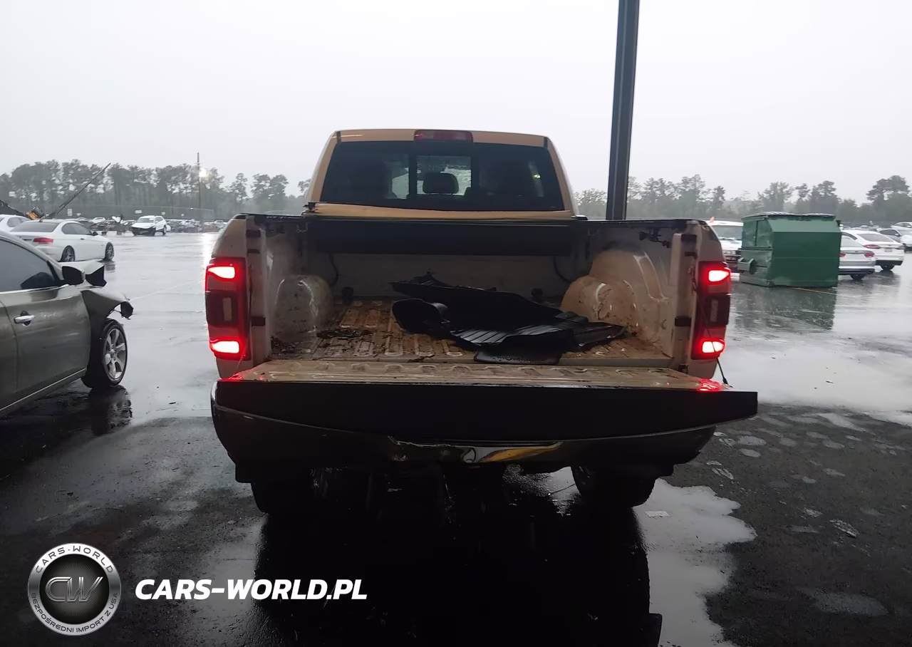 2019 Ram 2500 Laramie 4X4 6'4 Box VIN:3C6UR5NL1KG667009 - 16