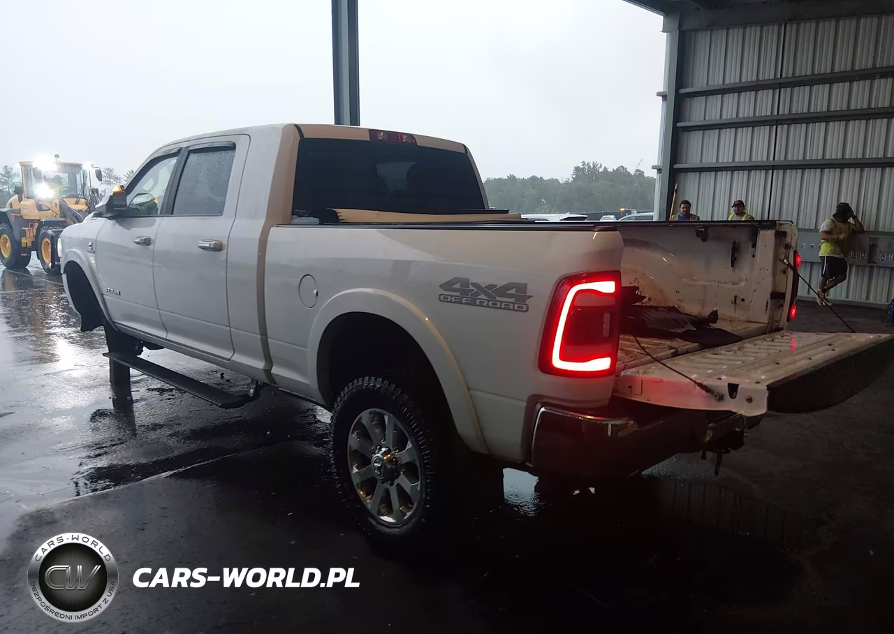 2019 Ram 2500 Laramie 4X4 6'4 Box VIN:3C6UR5NL1KG667009 - 3