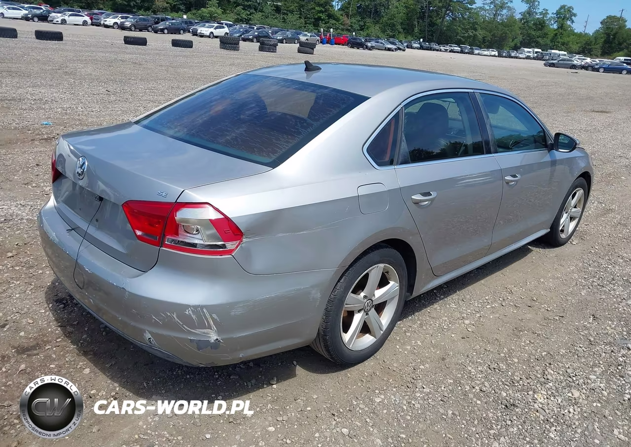 2012 Volkswagen Passat 2.5L Se VIN:1VWBP7A30CC072130 - 4