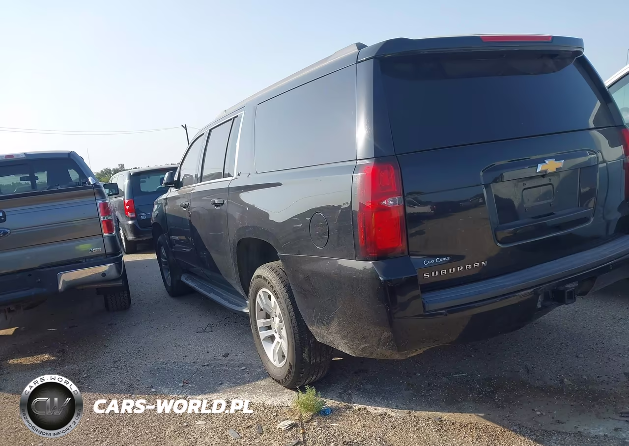 2018 Chevrolet Suburban Lt VIN:1GNSCHKC7JR106715 - 3
