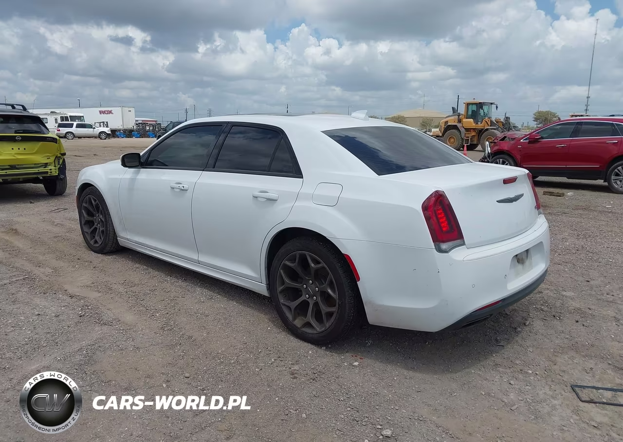 2016 Chrysler 300 300S Alloy Edition VIN:2C3CCABG5GH324950 - 3