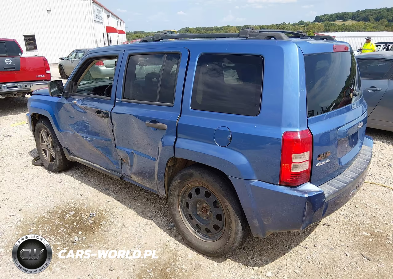 2007 Jeep Patriot Sport VIN:1J8FF28W47D354807 - 3