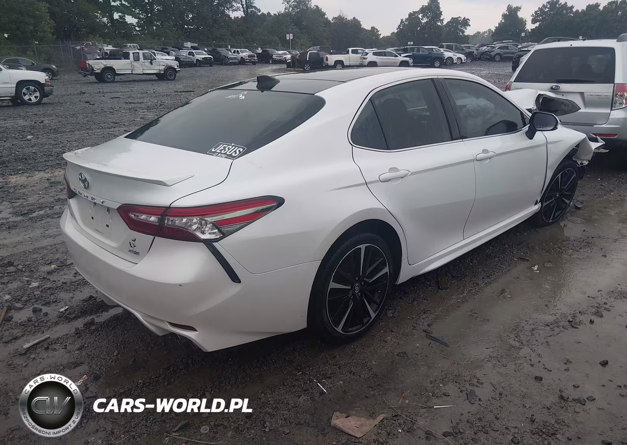 2019 Toyota Camry Xse VIN:4T1B61HK8KU698755 - 4