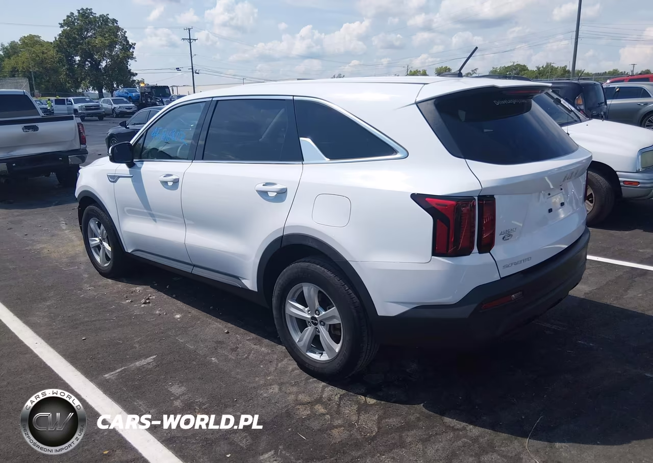 2023 Kia Sorento Lx VIN:5XYRG4LC0PG185204 - 3