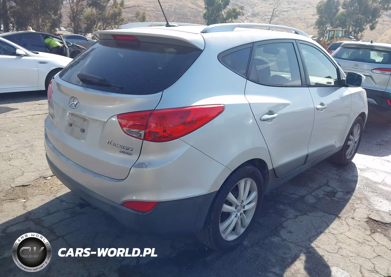 2011 Hyundai Tucson Limited VIN:KM8JU3AC1BU289920 - 4